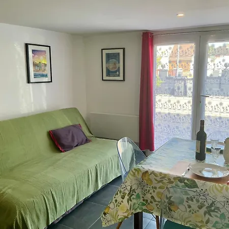 T2 Rez De Chaussée Rénové Avec Terrasse Et Stationnement Soleil Levant Apartamento