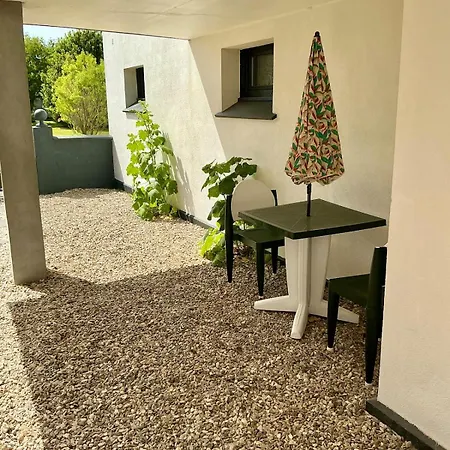 T2 Rez De Chaussée Rénové Avec Terrasse Et Stationnement Soleil Levant