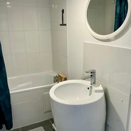 T2 Rez De Chaussée Rénové Avec Terrasse Et Stationnement Soleil Levant Apartamento Berck