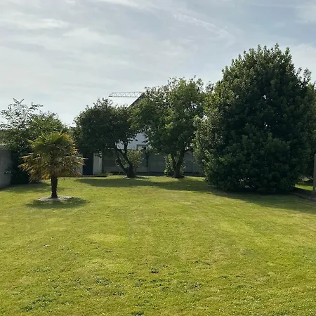 T2 Rez De Chaussée Rénové Avec Terrasse Et Stationnement Soleil Levant Apartamento